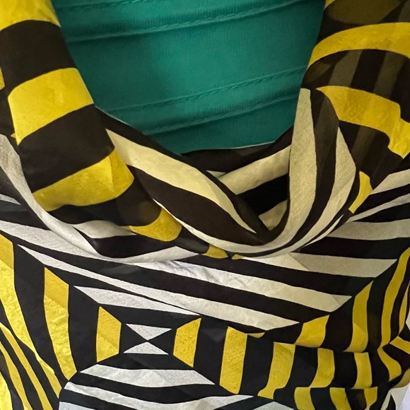YvesSaintLaurent YSL Scarf. 100% Silk. Stripes. Made in Italy. - Picture 4 of 14